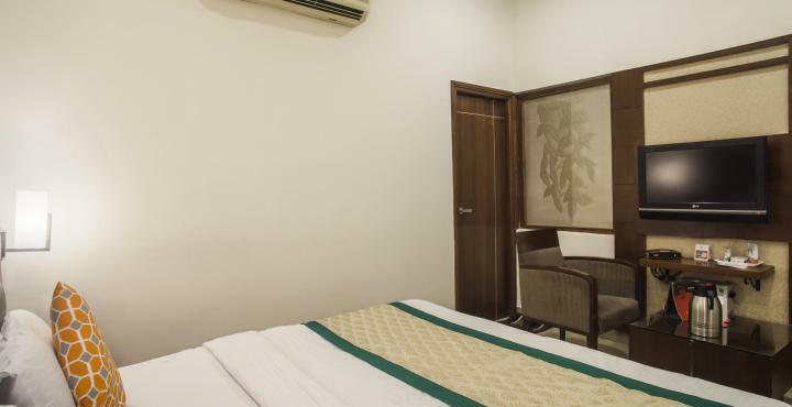 Mint Hotel Chandīgarh Buitenkant foto