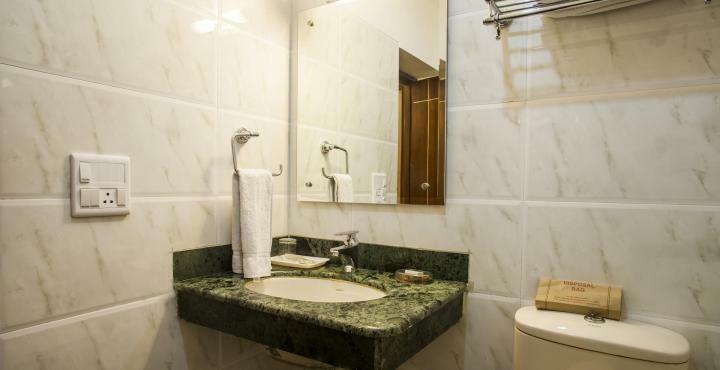 Mint Hotel Chandīgarh Buitenkant foto